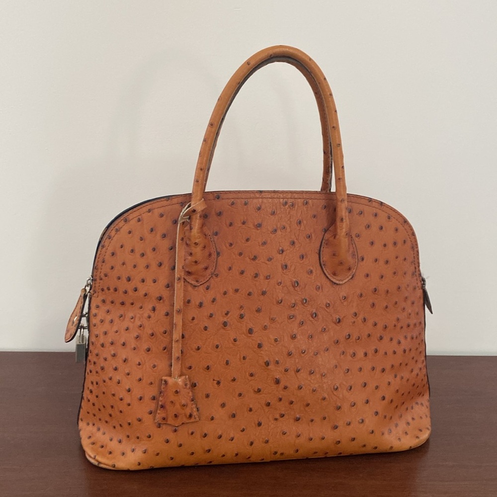 Gorgeous Leather Locking Satchel - Includes Lock & Key - Picture 4 of 17